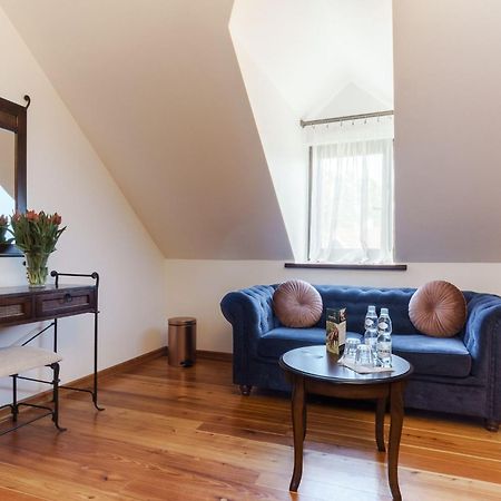 Apartamenty W Dworku Cheval Краков Экстерьер фото