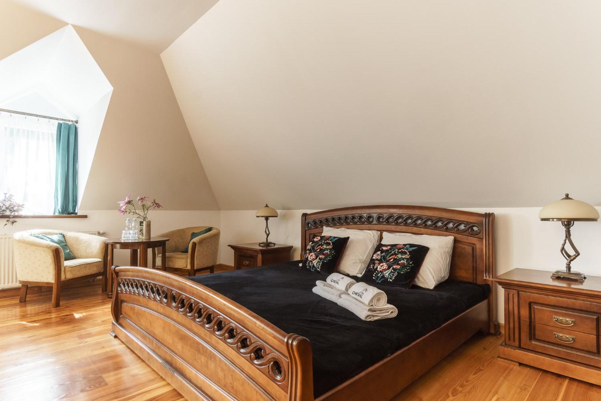 Apartamenty W Dworku Cheval Краков Экстерьер фото