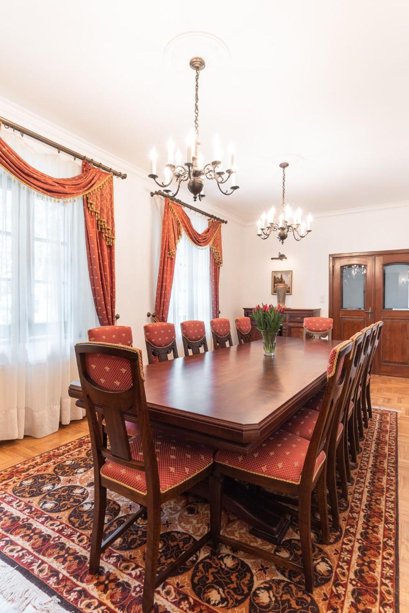 Apartamenty W Dworku Cheval Краков Экстерьер фото