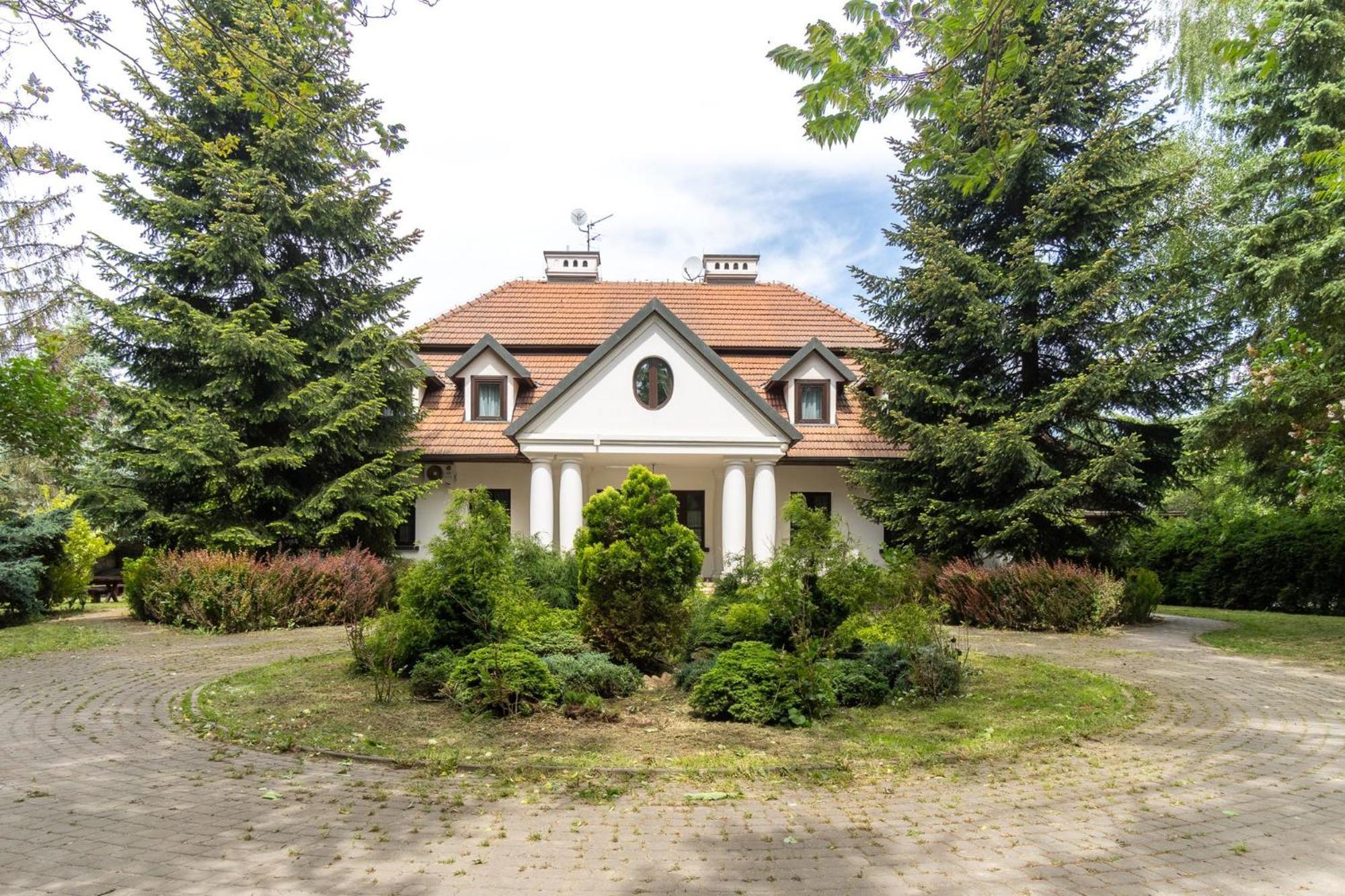 Apartamenty W Dworku Cheval Краков Экстерьер фото